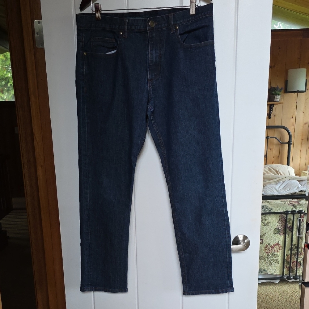 Mens Perry Ellis Jeans Dark Blue Denim. Size 34/30